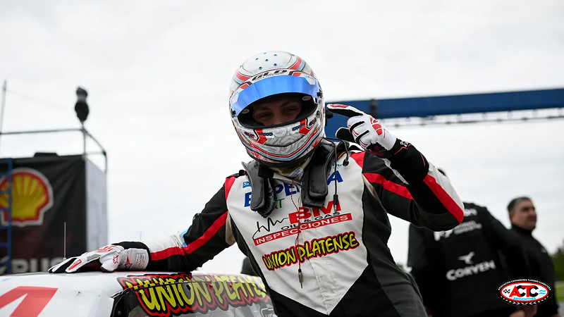 Valentino Alaux transita el curvón al mando de la Dodge del Galarza Racing | Gentileza ACTC