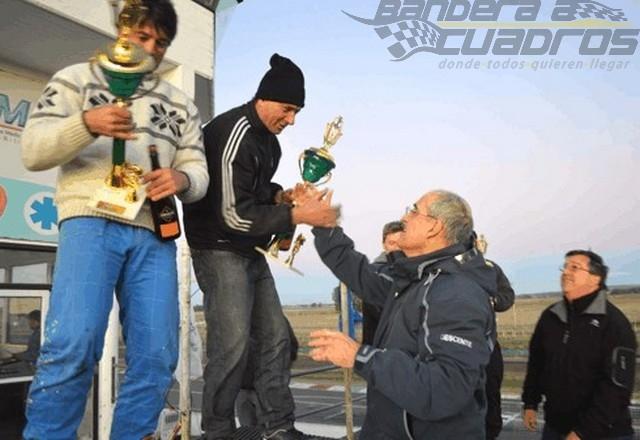 Hernán Toscano celebró el 14 de junio junto con Carlos Macaluso en los '100 Km. de APPS'. Ahora el ex campeón regresa con la mecánica de Roselló.