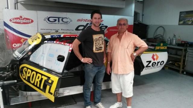 Nicolás Pezzucchi y Guillermo Kissling en el Dole Racing con la Dodge que conducirá en su debut en el TC.