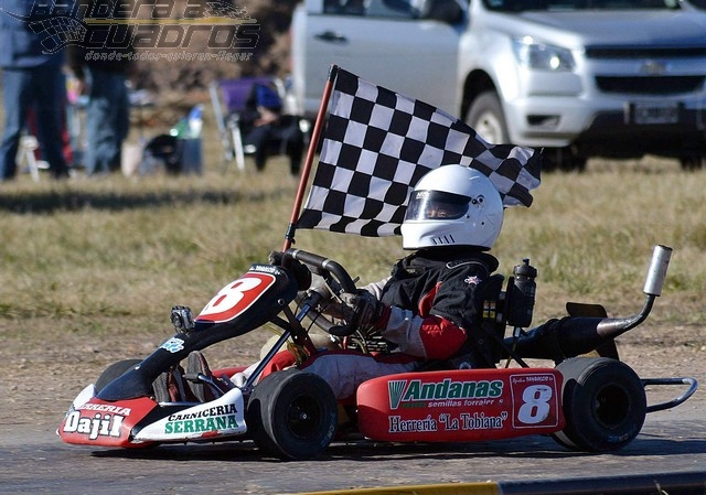 El piloto de Balcarce Agustín Tambascio sigue siendo el líder en Prejunior.