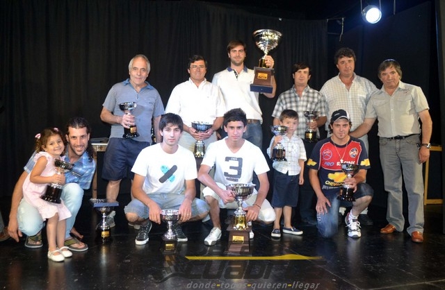  Todos los pilotos que recibieron los premios por su labor en 2013.