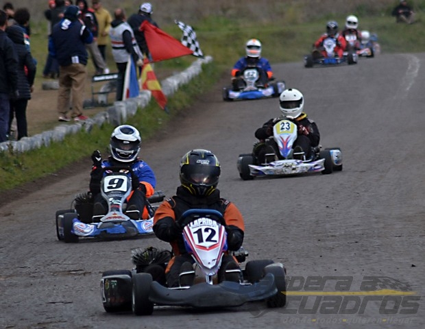 El lapridense Jonathan Bordacahar logró una festejada conquista en los 125 cc. Directo.