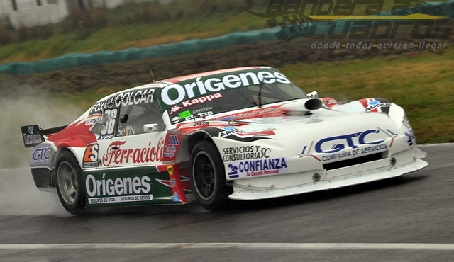 Echevarría se mantiene en la punta del campeonato.