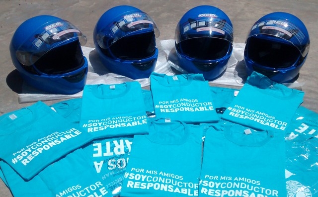Cascos y remeras de la ANSV a cargo del olavarriense Gonzalo Bagú.