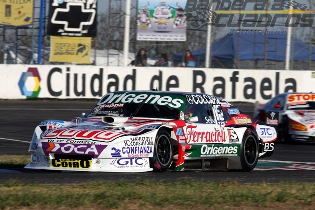 Echevarría largará por el lado de la cuerda en la final.