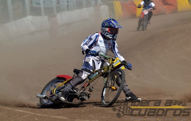 La cuarta y última fecha del campeonato regional de speedway se llevará a cabo este viernes, desde las 20, en la pista del Club El Fortín de nuestra ciudad, ubicada en el complejo que da en la avenida Pellegrini, esquina Coronel Suárez.